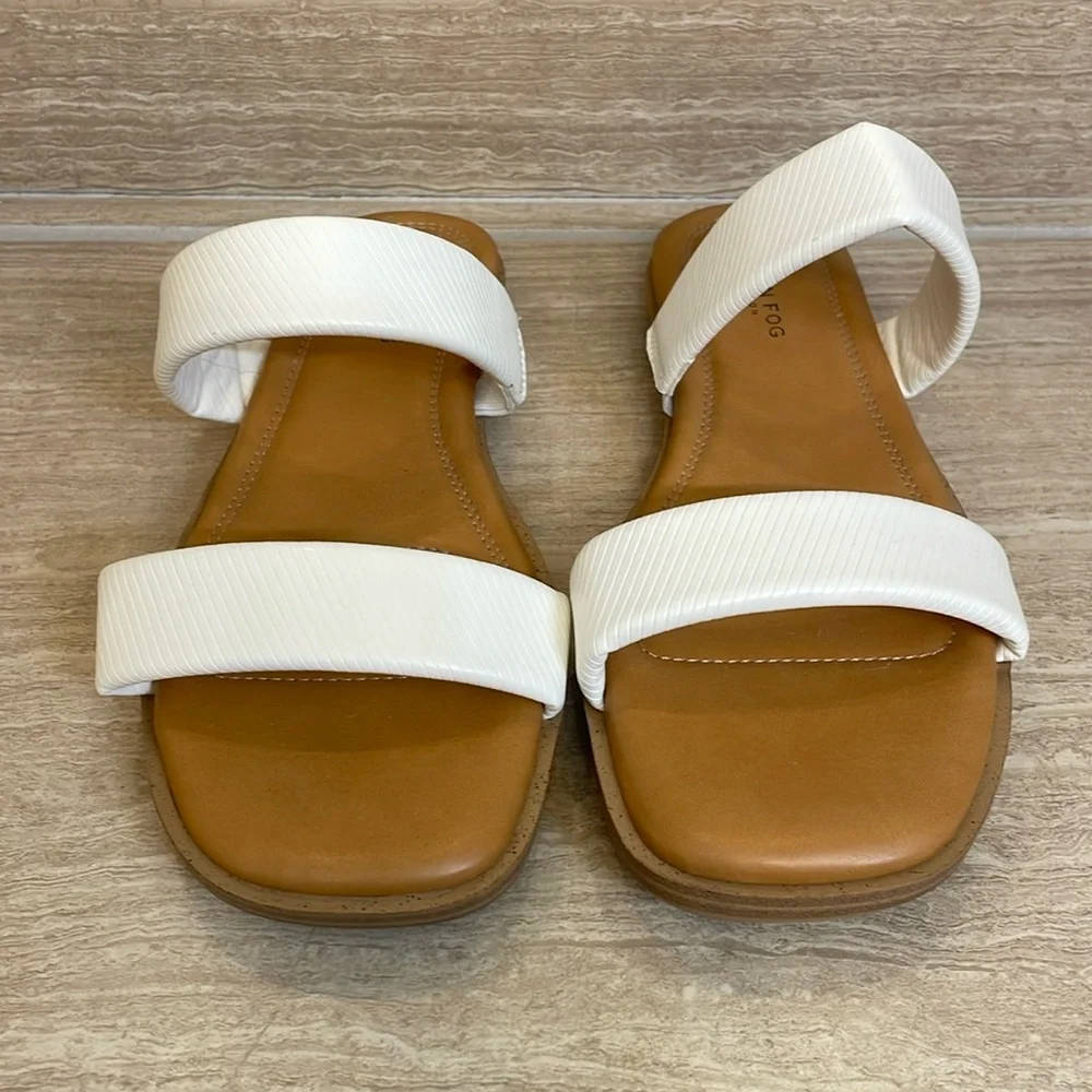 LONDON FOG UEC Wonens Size 7.5 White “Felicia” Two band slip on flat sandals - Picture 6 of 10